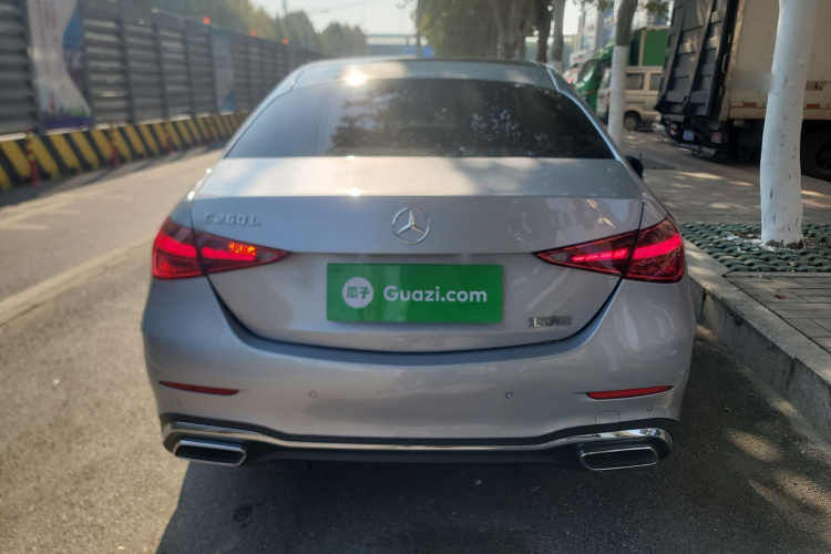 奔驰C级 2022款 改款 C 260 L 运动版车身外观6