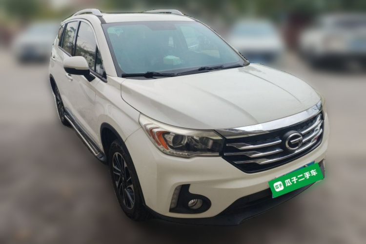 广汽传祺 传祺GS4 2015款 200T G-DCT精英版车身外观3