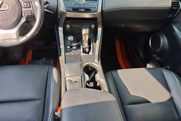 雷克萨斯NX 2017款 200 全驱 锋尚版局部细节18