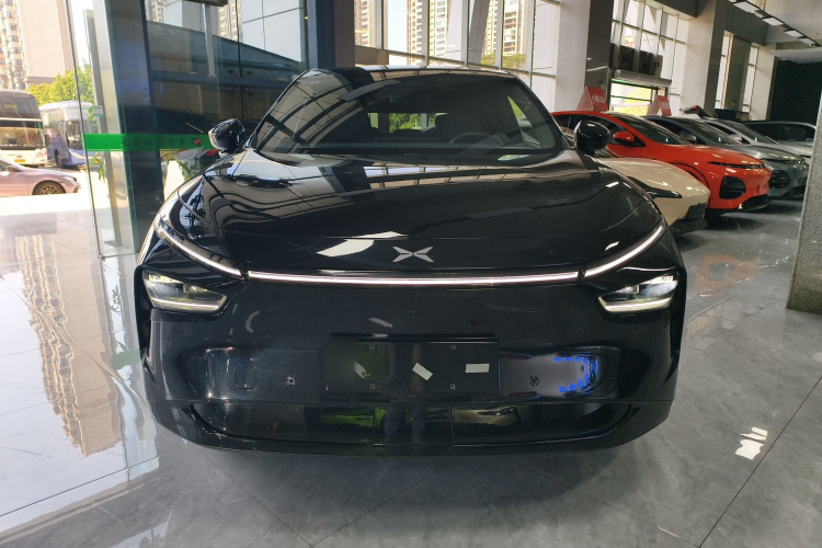 小鹏G7 2025款 702 超长续航 Max车身外观2