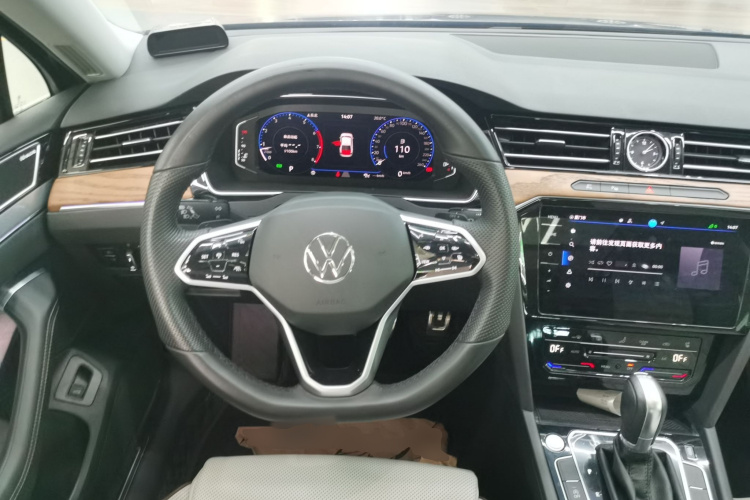 大众 迈腾 2023款 200万辆纪念版 380TSI DSG旗舰型中控内饰13