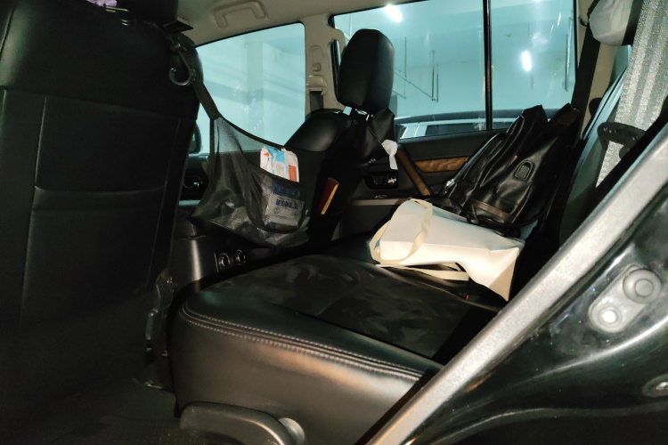 三菱 帕杰罗(进口) 2019款 3.0L 自动舒适版中控内饰21