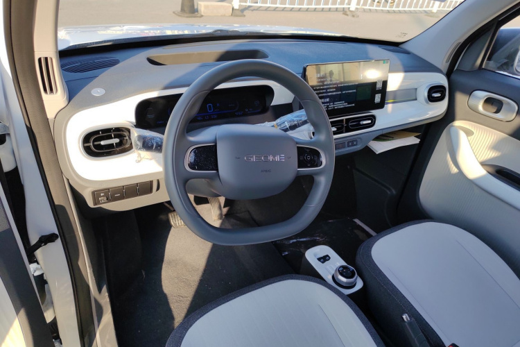 吉利银河 熊猫 2025款 210km 元气熊中控内饰12