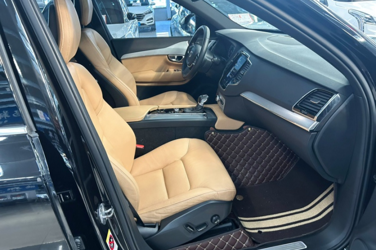 沃尔沃XC90 2018款 T6 智逸版 7座局部细节16