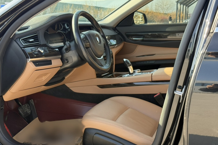 宝马7系 2014款 730Li 臻享型中控内饰7007