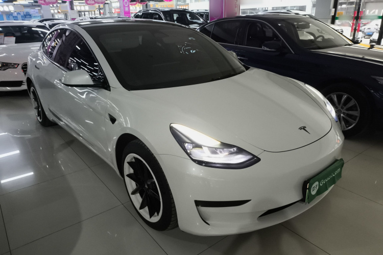 特斯拉 Model 3 2022款 后轮驱动版车身外观3