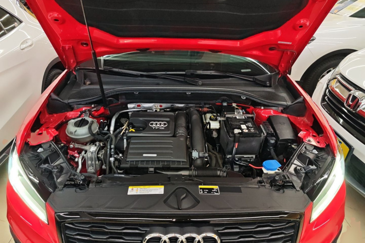 奥迪Q2L 2018款 35 TFSI 上市专享版 国V机舱底盘24