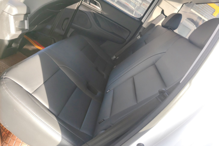 长城 炮 2023款 2.0T商用版自动汽油四驱精英型长箱GW4C20B中控内饰7004