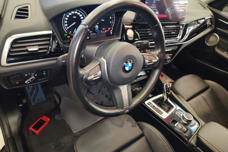 宝马1系 2023款 120i M运动曜熠版局部细节13