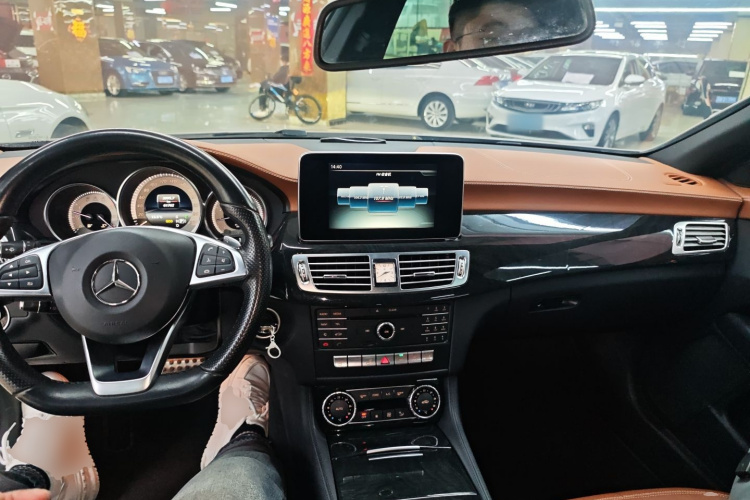 奔驰CLS 2016款 CLS 260 猎装版中控内饰12
