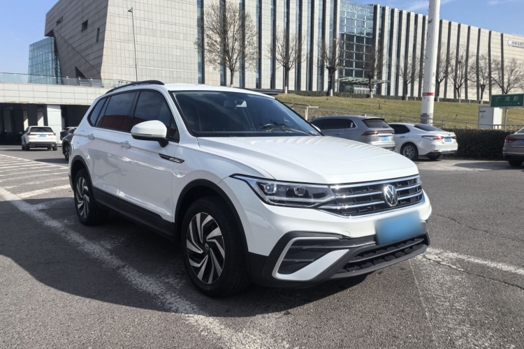 大众 途观L 2023款 330TSI 自动两驱舒享版车身外观6002