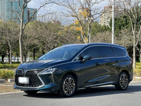 东风风行 风行游艇 2022款 1.5T DCT扬帆版