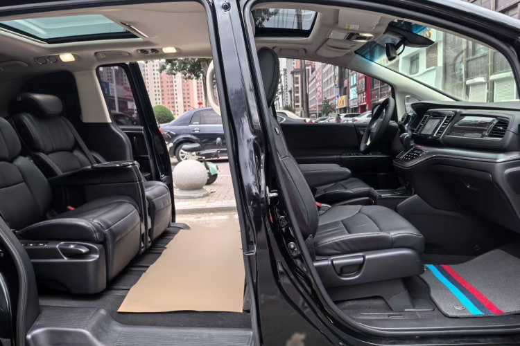 本田 艾力绅 2016款 2.4L 豪华版中控内饰7004