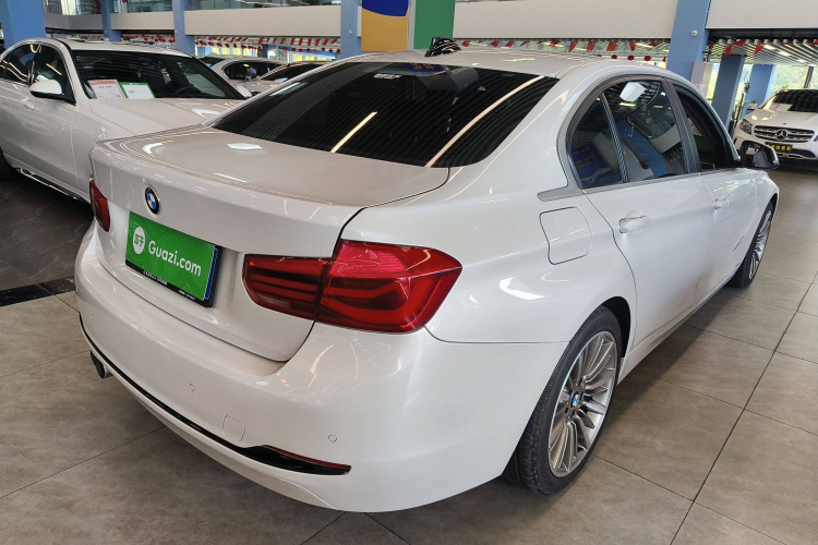 宝马3系 2019款 320Li 时尚型车身外观7