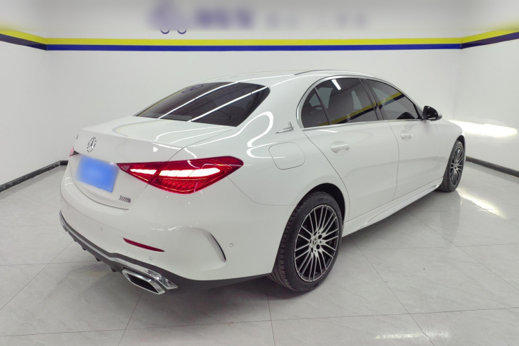 奔驰C级 2023款 改款 C 200 L 运动版车身外观7