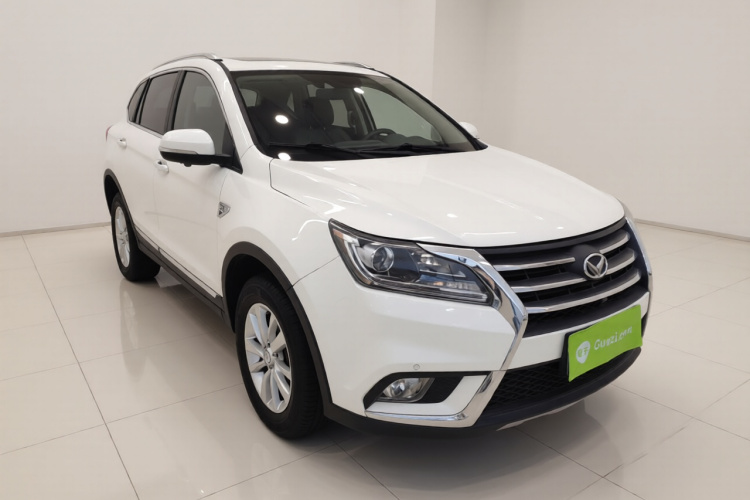 北汽幻速S6 2017款 1.5T CVT尊享型车身外观3