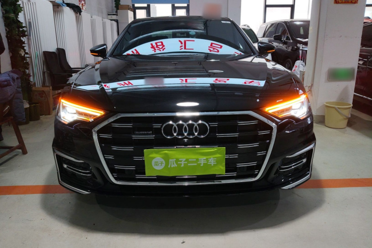 奥迪A6L 2025款 改款 45 TFSI quattro 臻选动感型车身外观2