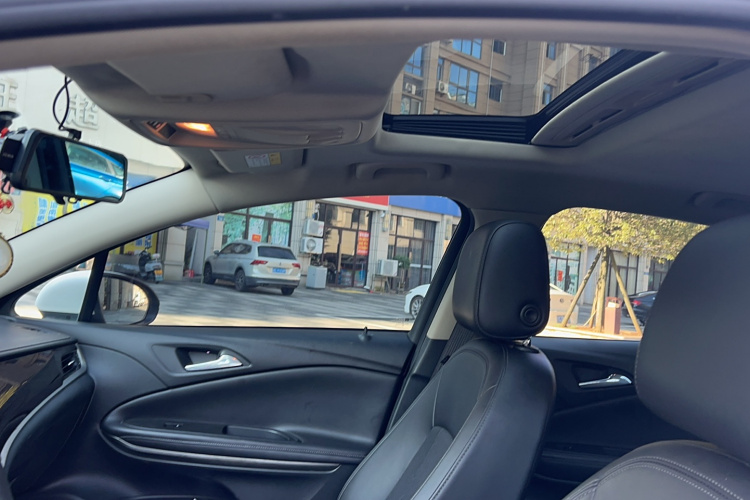 别克 威朗 2019款 三厢 20T 双离合领先型中控内饰7003