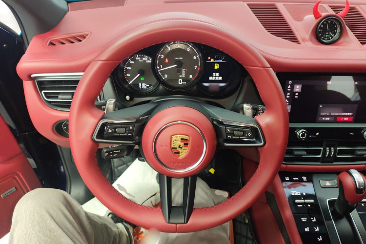 保时捷 2022款 Macan 2.0T中控内饰13
