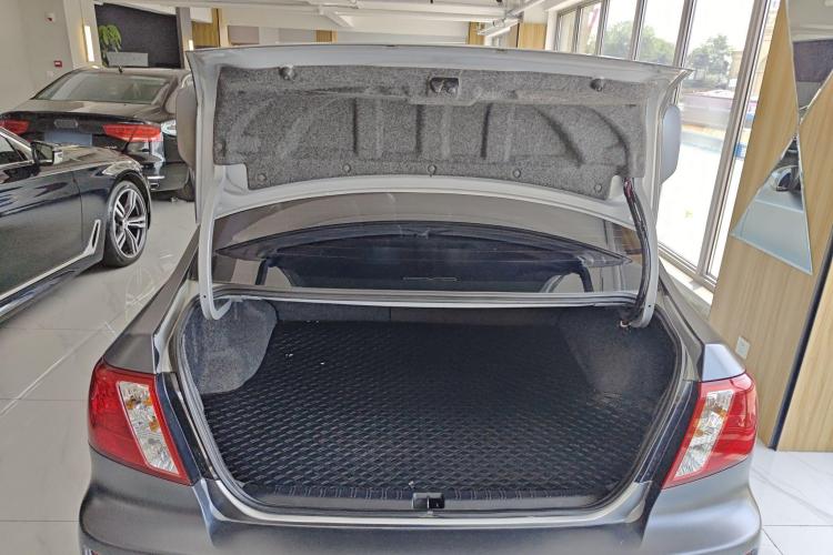 斯巴鲁 翼豹 2008款 2.0R 三厢运动导航版局部细节23