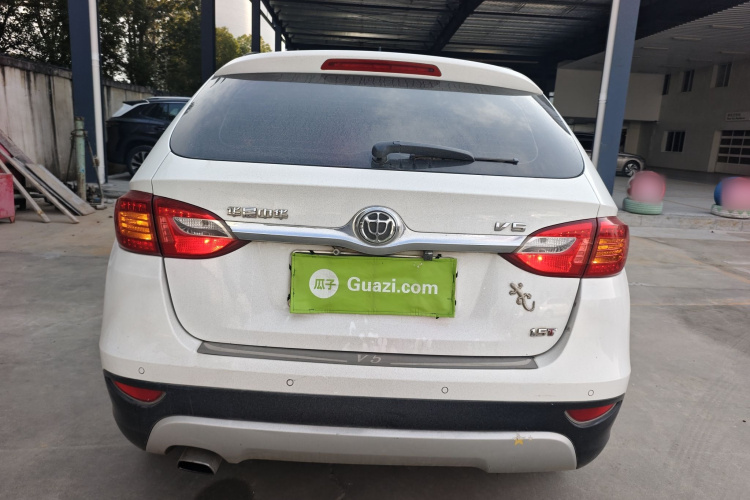 中华V5 2012款 1.5T 自动两驱运动型车身外观6