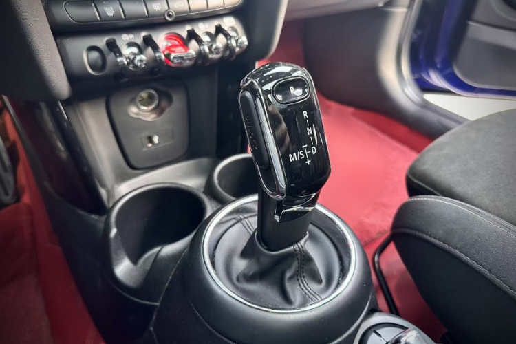 MINI 2018款 1.5T COOPER 赛车手中控内饰7008