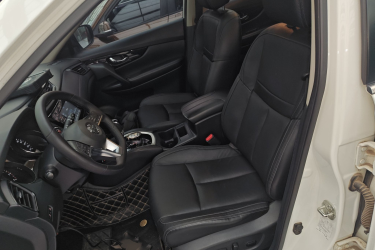 日产 奇骏 2019款 2.0L CVT舒适版 2WD中控内饰19