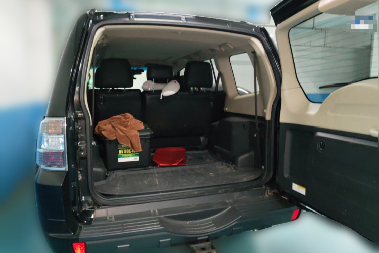 三菱 帕杰罗(进口) 2019款 3.0L 自动舒适版中控内饰23