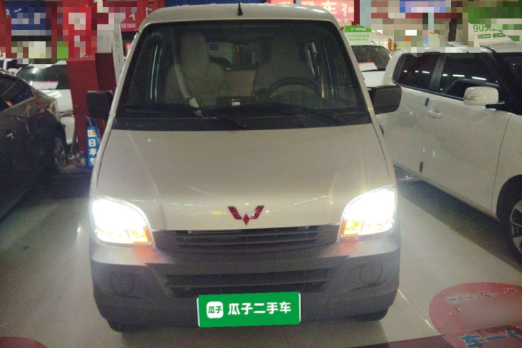 五菱汽车 五菱之光 2023款 1.5L 实用型 5/7座车身外观2