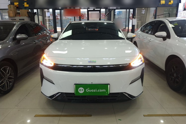 吉利银河 银河L6 2024款 125km PLUS 龙腾版车身外观2