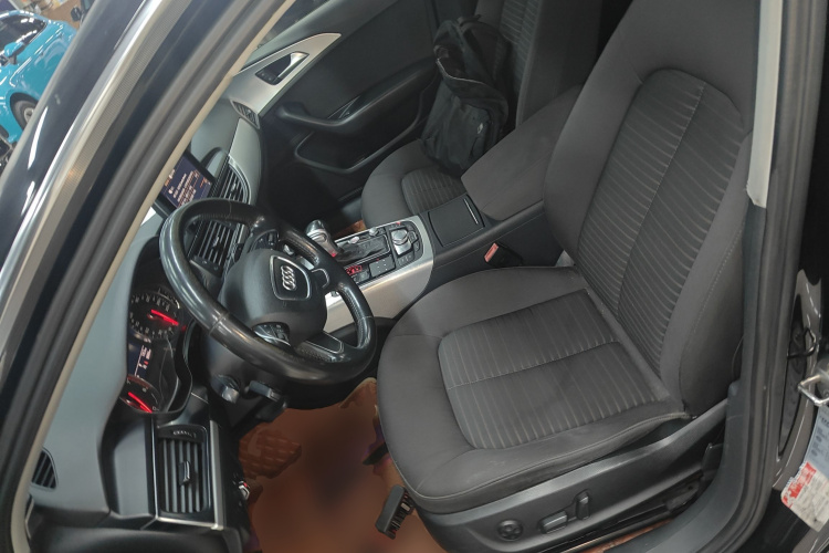 奥迪A6L 2015款 TFSI 百万纪念智领型中控内饰19