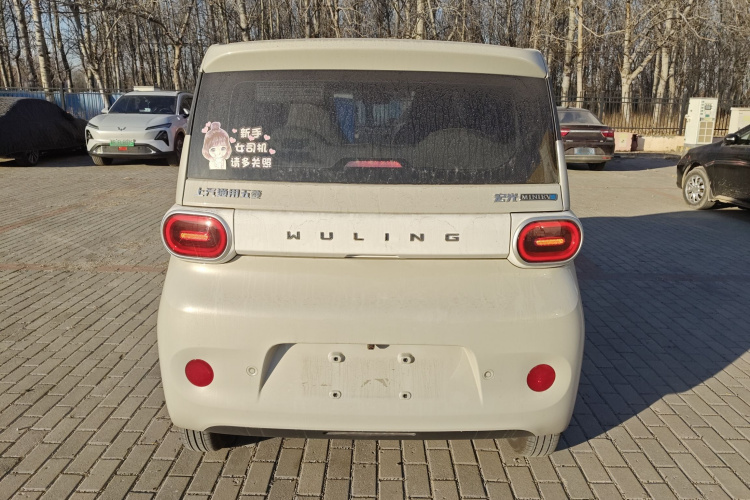 五菱汽车 宏光MINIEV 2024款 第三代 215km 青春版车身外观6