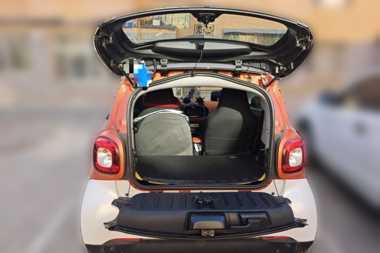 smart fortwo 2015款 1.0L 52千瓦硬顶激情版中控内饰23