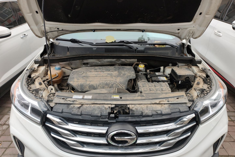 广汽传祺 传祺GS4 2018款 235T 自动两驱精英百万纪念版机舱底盘24