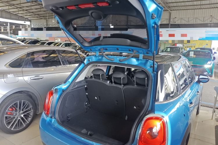 MINI 2015款 1.5T COOPER Fun 五门版中控内饰23