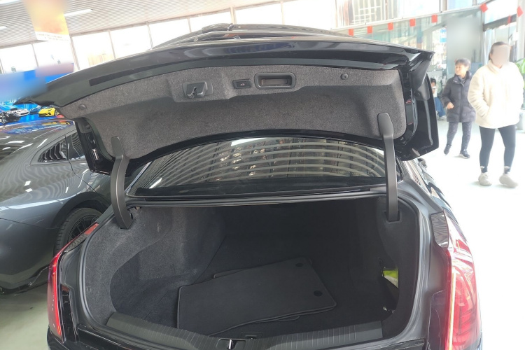 凯迪拉克CT6 2019款 28T 豪华型机舱底盘23