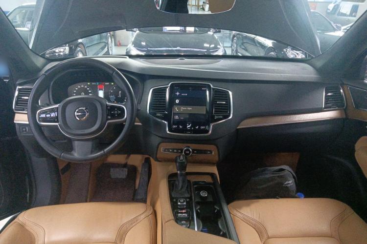 沃尔沃XC90 2018款 T6 智雅版 7座中控内饰12