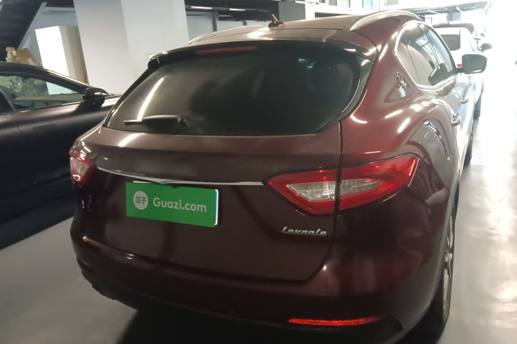 玛莎拉蒂 Levante 2016款 3.0T 标准型车身外观6