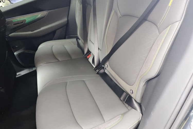 领克08 EM-P 2025款 220km 四驱性能Halo中控内饰7004