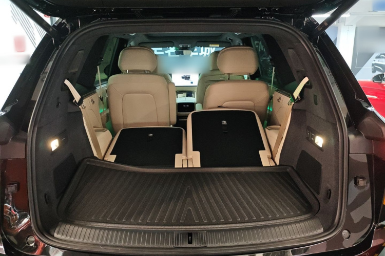 乐道L90 2025款 Ultra 六座版机舱底盘23