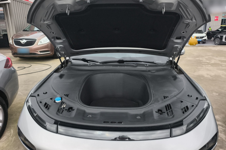 小鹏P7 2021款 480G机舱底盘24