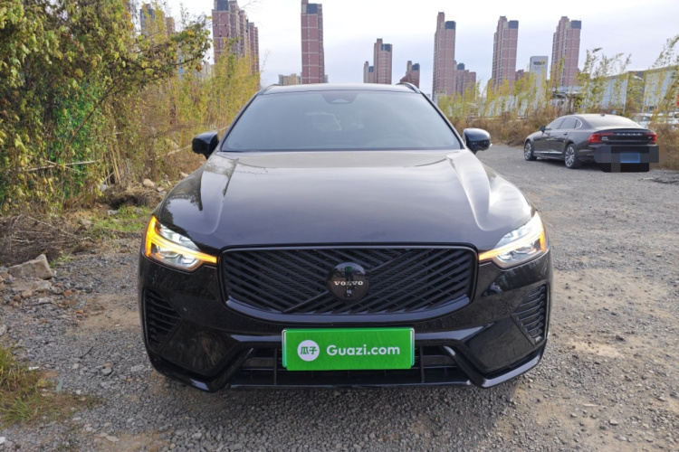沃尔沃XC60新能源 2026款 插电式混动 长续航四驱智远极夜黑版车身外观2
