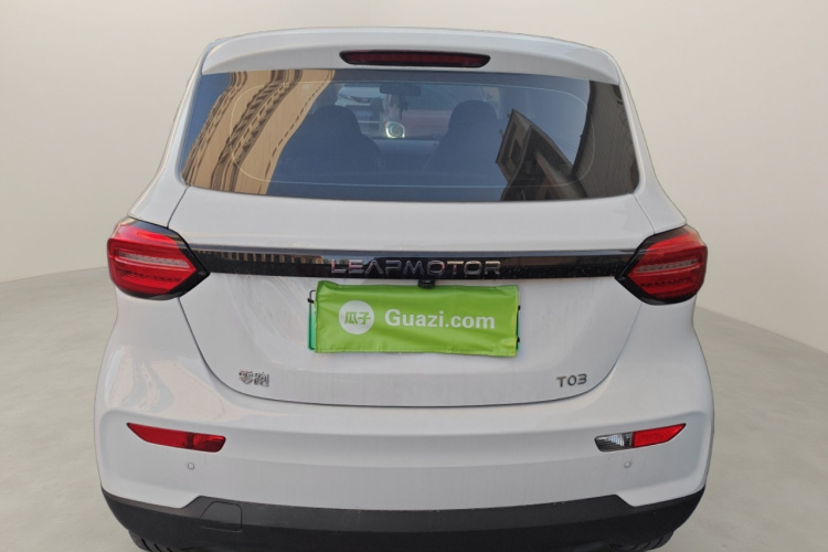 零跑汽车 零跑T03 2023款 200轻享版车身外观6