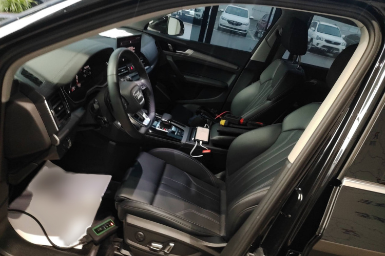 奥迪Q5L 2024款 40 TFSI 时尚动感型局部细节19