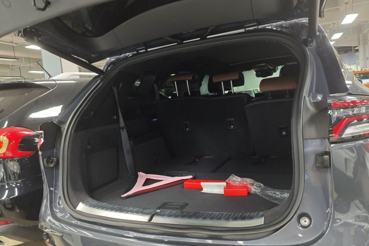 比亚迪 唐新能源 2021款 DM 2.0T 四驱高性能版创世旗舰型局部细节23