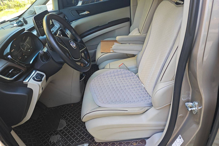 别克GL8 2022款 陆上公务舱 652T 豪华型局部细节19