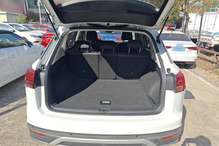 大众 探岳 2020款 330TSI 两驱豪华智联版机舱底盘23