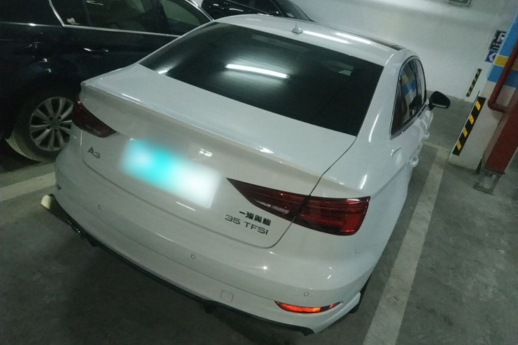 奥迪A3 2018款 30周年年型 Limousine 35 TFSI 时尚型车身外观7