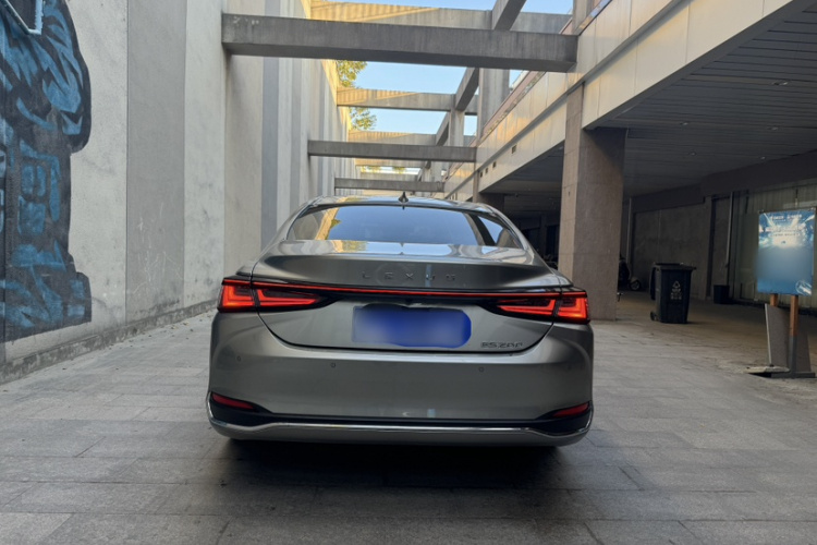 雷克萨斯ES 2025款 200 臻享版车身外观6001