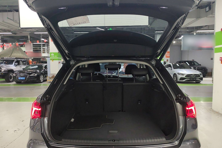 奥迪Q3 2023款 35 TFSI 时尚动感型（1.5T）局部细节23